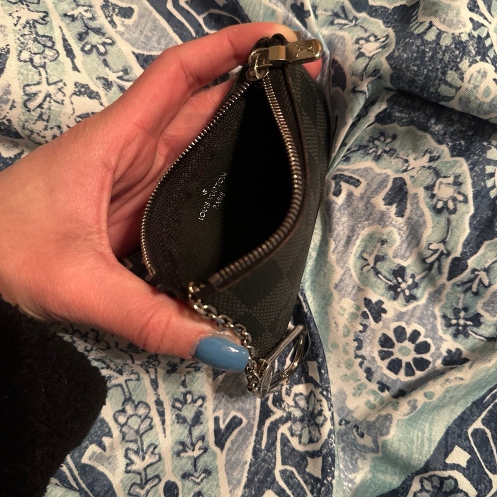 Louis Vuitton Key Pouch - Picture 3 of 5